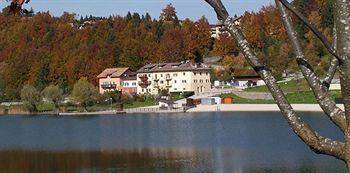 Tana Della Volpe Aparthotel Lavarone