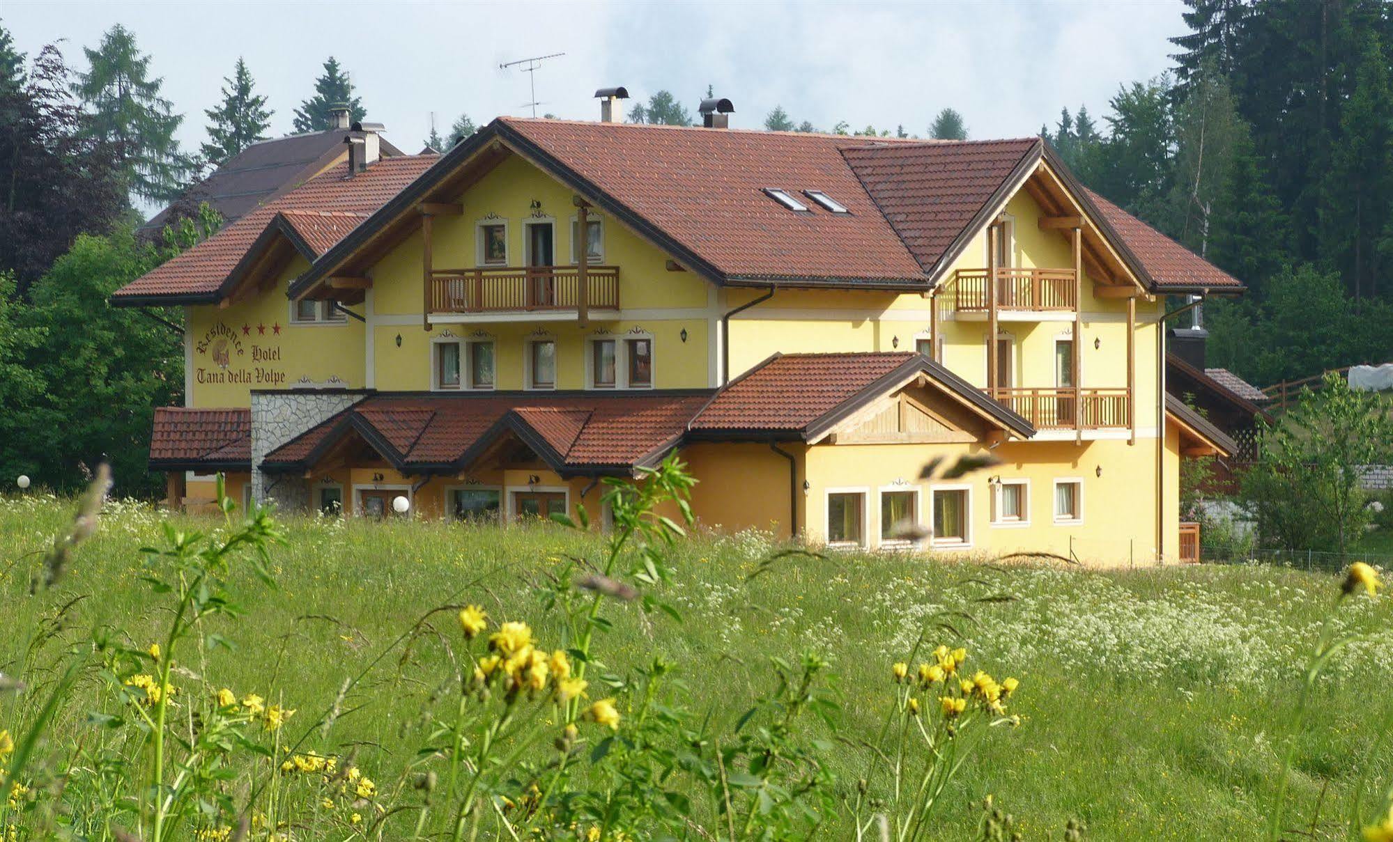 Aparthotel Tana Della Volpe Lavarone